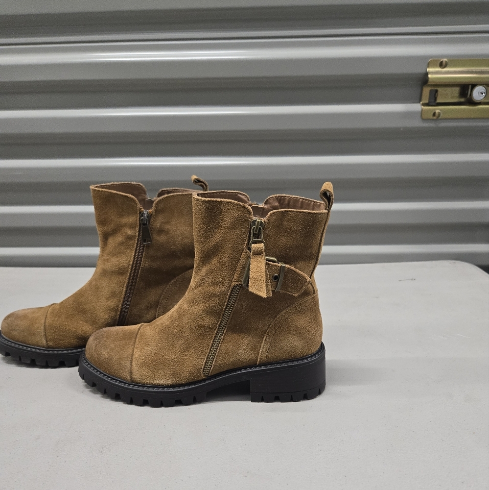 W.d Collection® Chuckle Ankle Boot - Picture 3 of 4